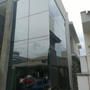 Fachada pele de vidro